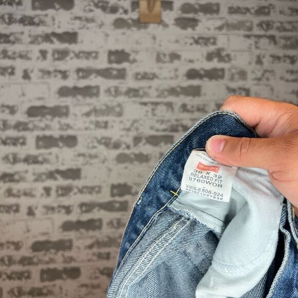 Wrangler relaxed fit jeans - Picture 3 of 6